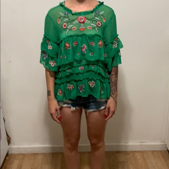 Floral top - Picture 1 of 2